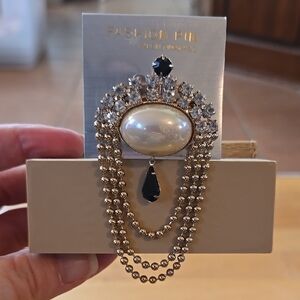 Elegant Pearl Dangle Chain Brooch 2", Gold Tone, Elegant Victoria Style